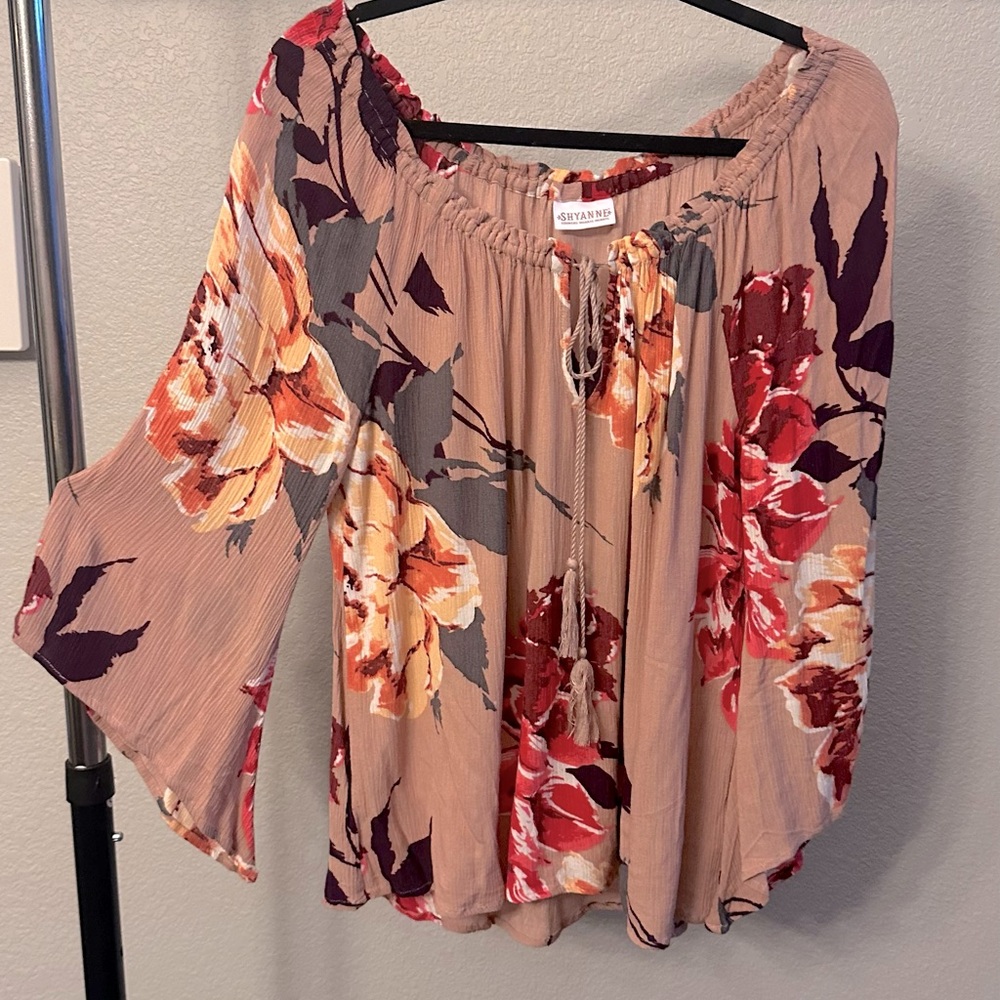 Shyanne floral boho peasant style blouse 3/4 sleeves